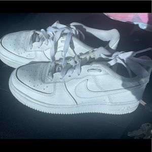 Nike white air forces 4.5 gradeschool